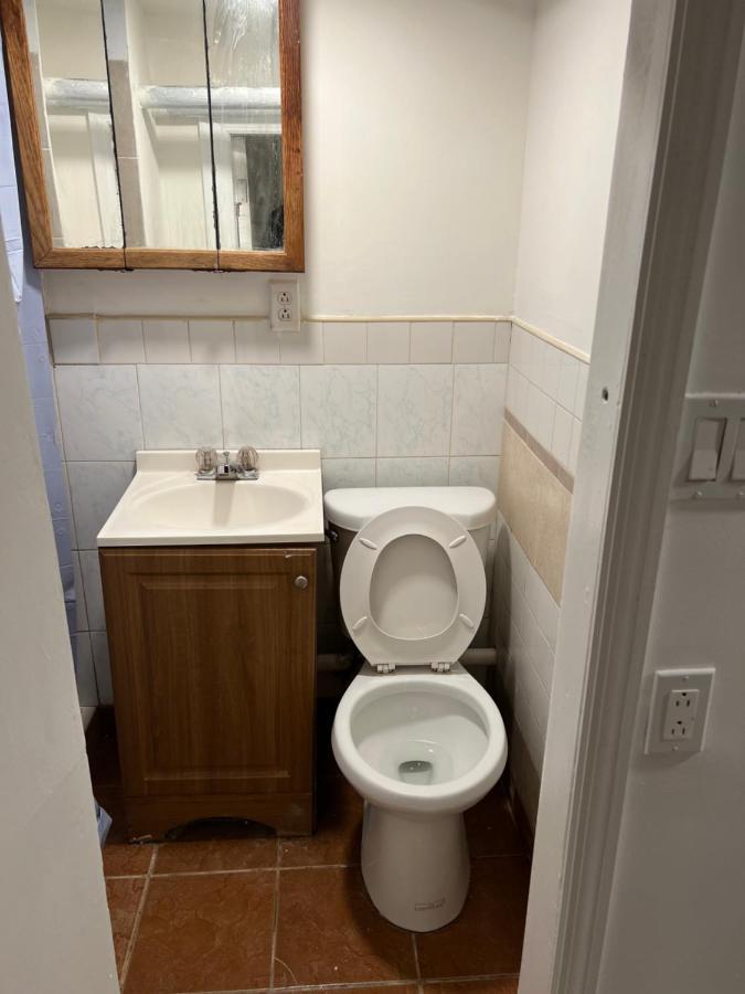 A Cozy Room In Queens New York Exterior photo